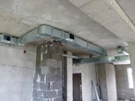 Процесс монтажа приточно вытяжной системы вентиляции в бассейне